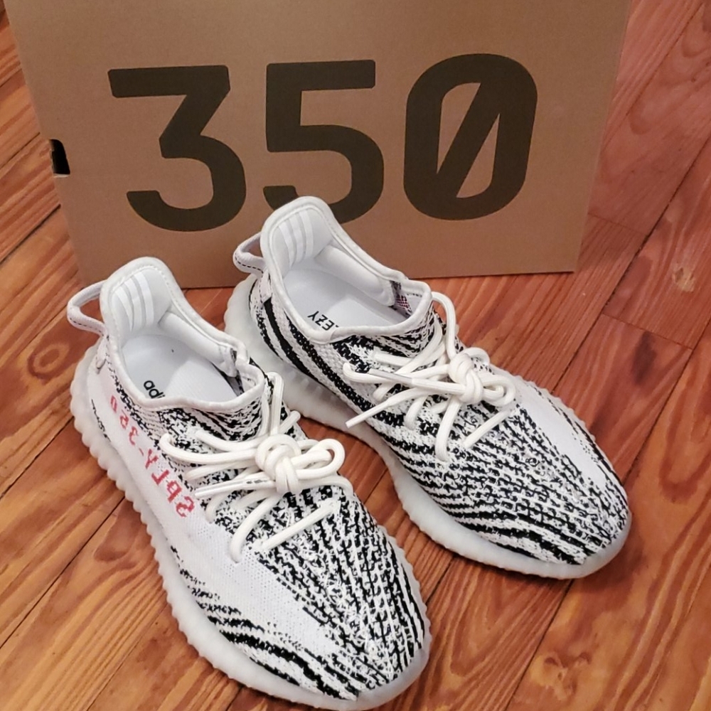 AUTHENTIC YEEZY 350 BOOST ZEBRA